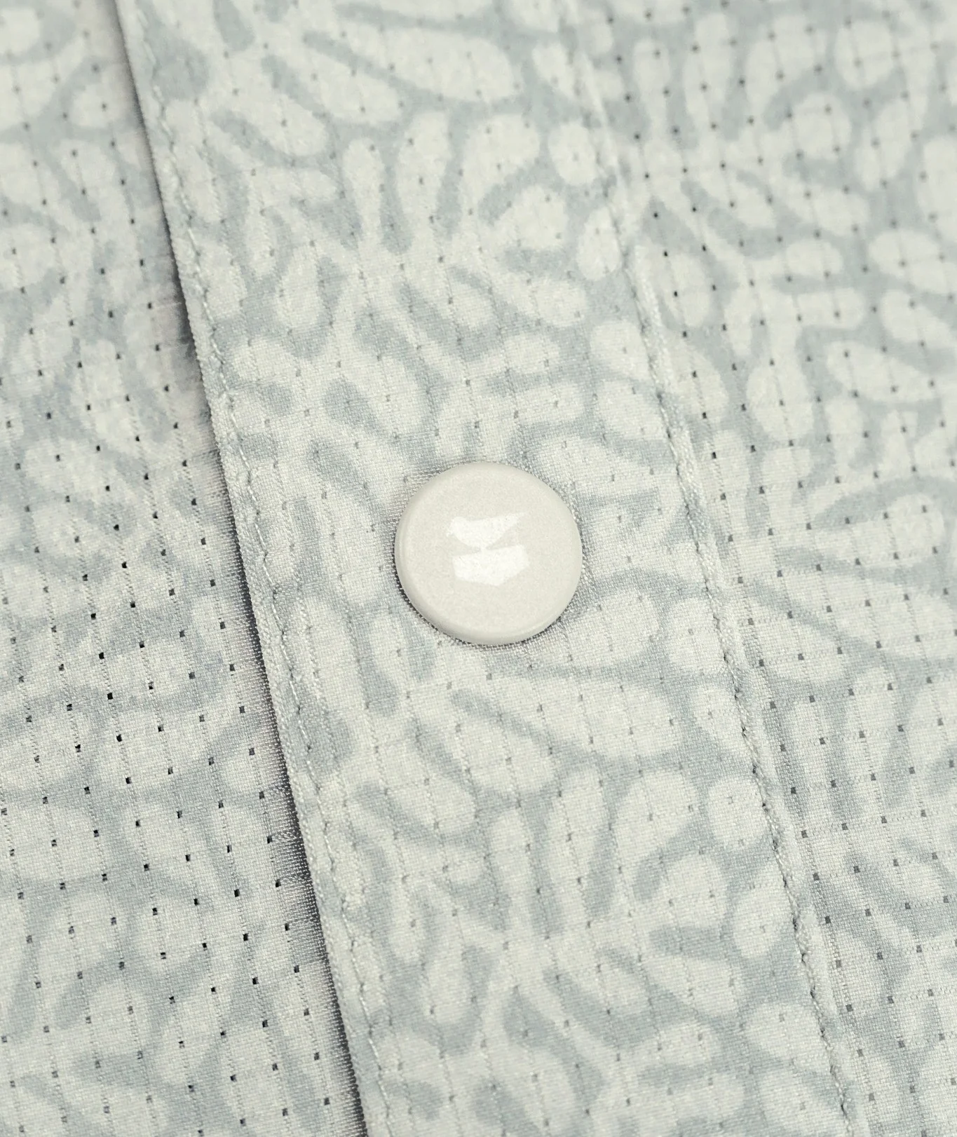Sandspit Tech Shirt - Light Grey - Image 5